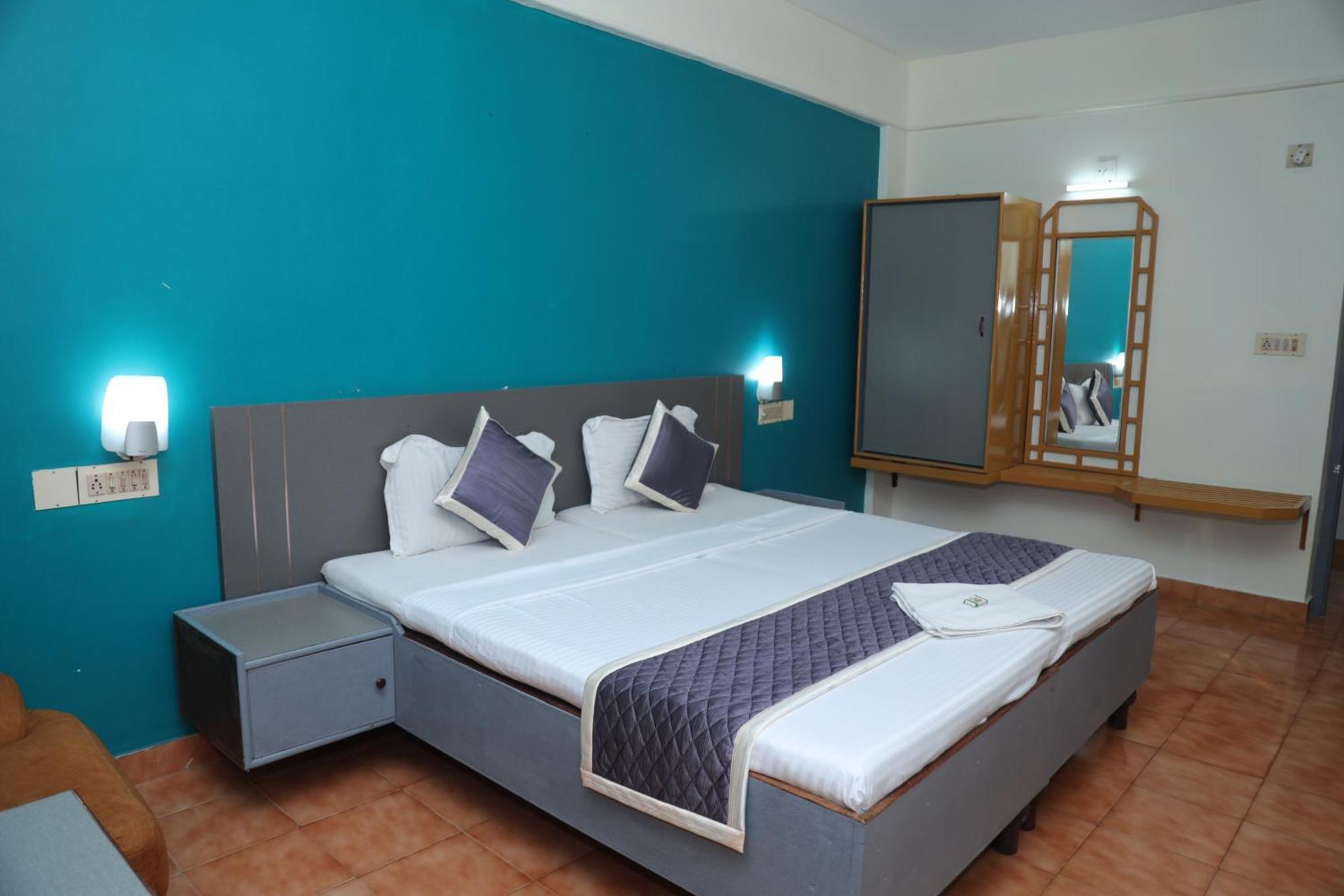 Grand Harmony Beach Resort Kovalam Kültér fotó